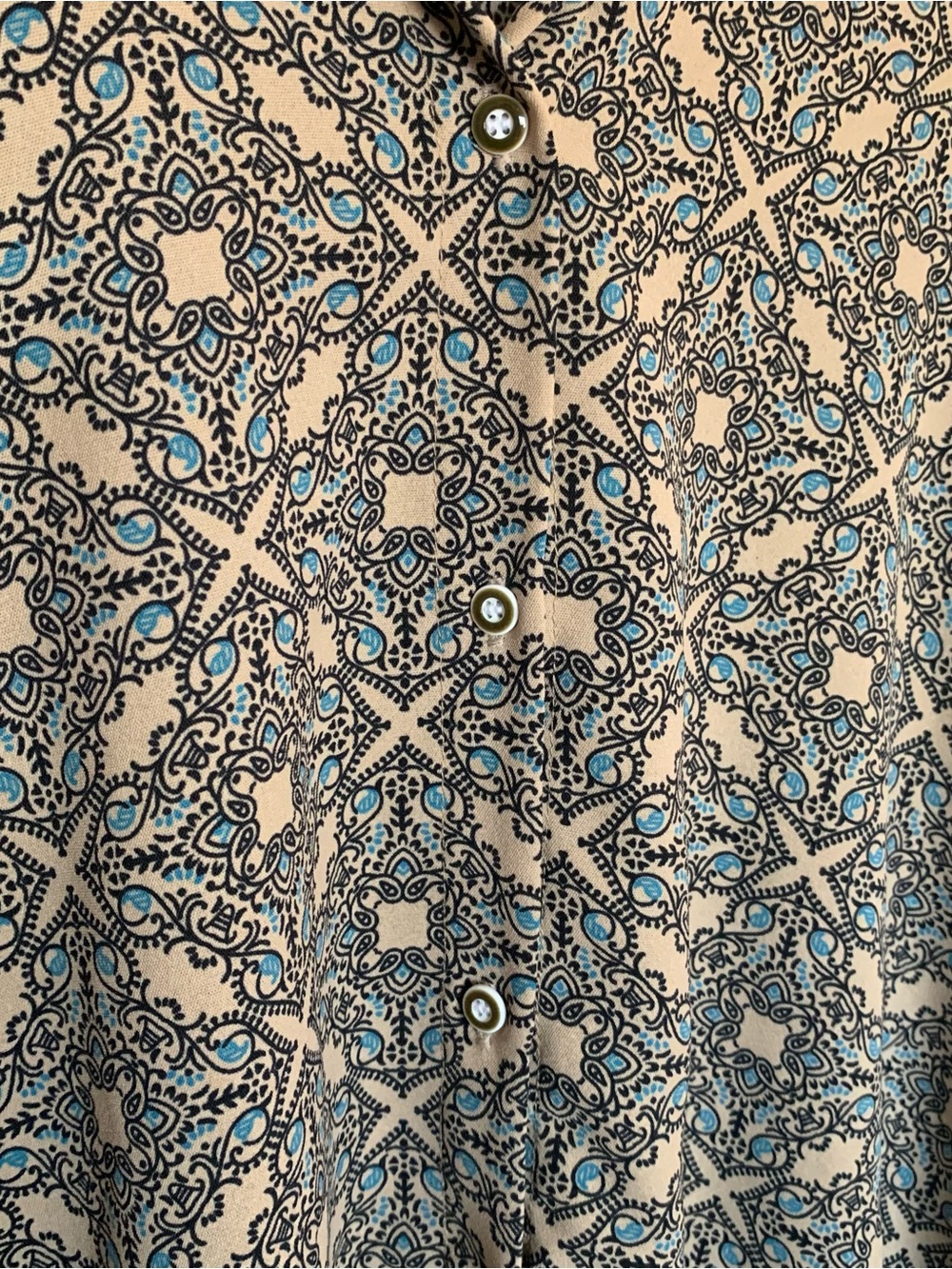 Men’s Casual Button-Down Shirt in Beige and Blue Geometric Print - Picture 5 of 5
